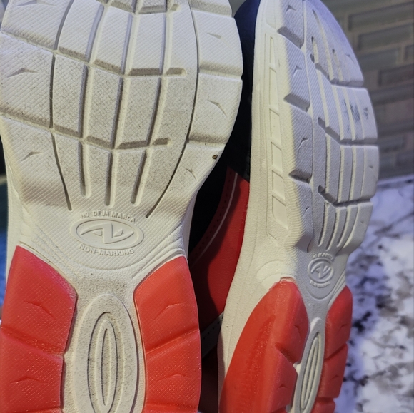 Athletic Works Memory Foam Kids Red/Black Light Up Sneakers - Picture 6 of 8